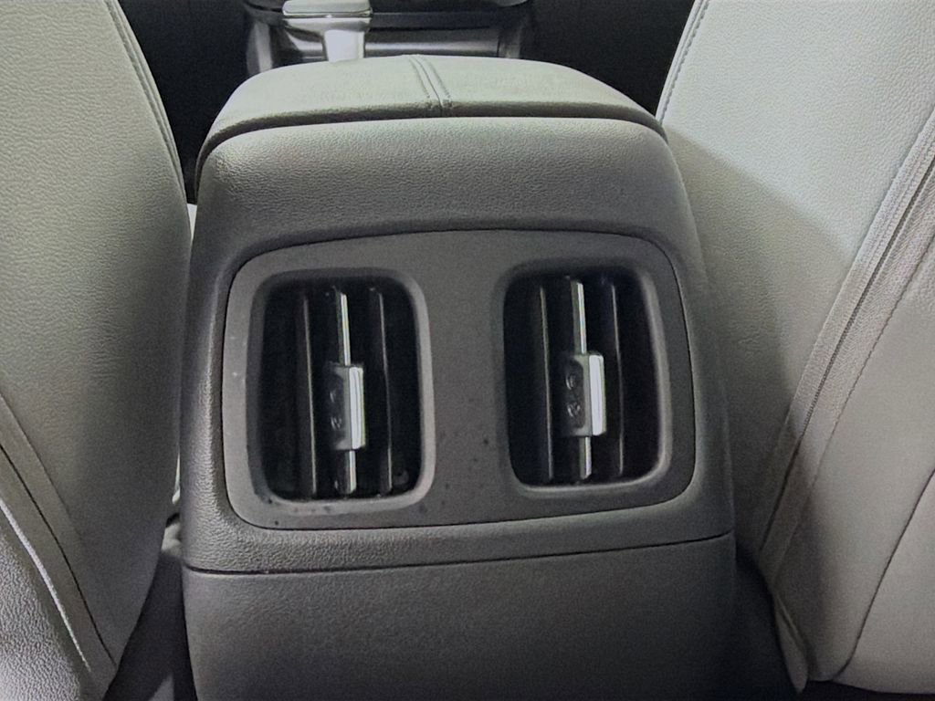 Used 2025 Hyundai Santa Cruz SEL FWD image 29
