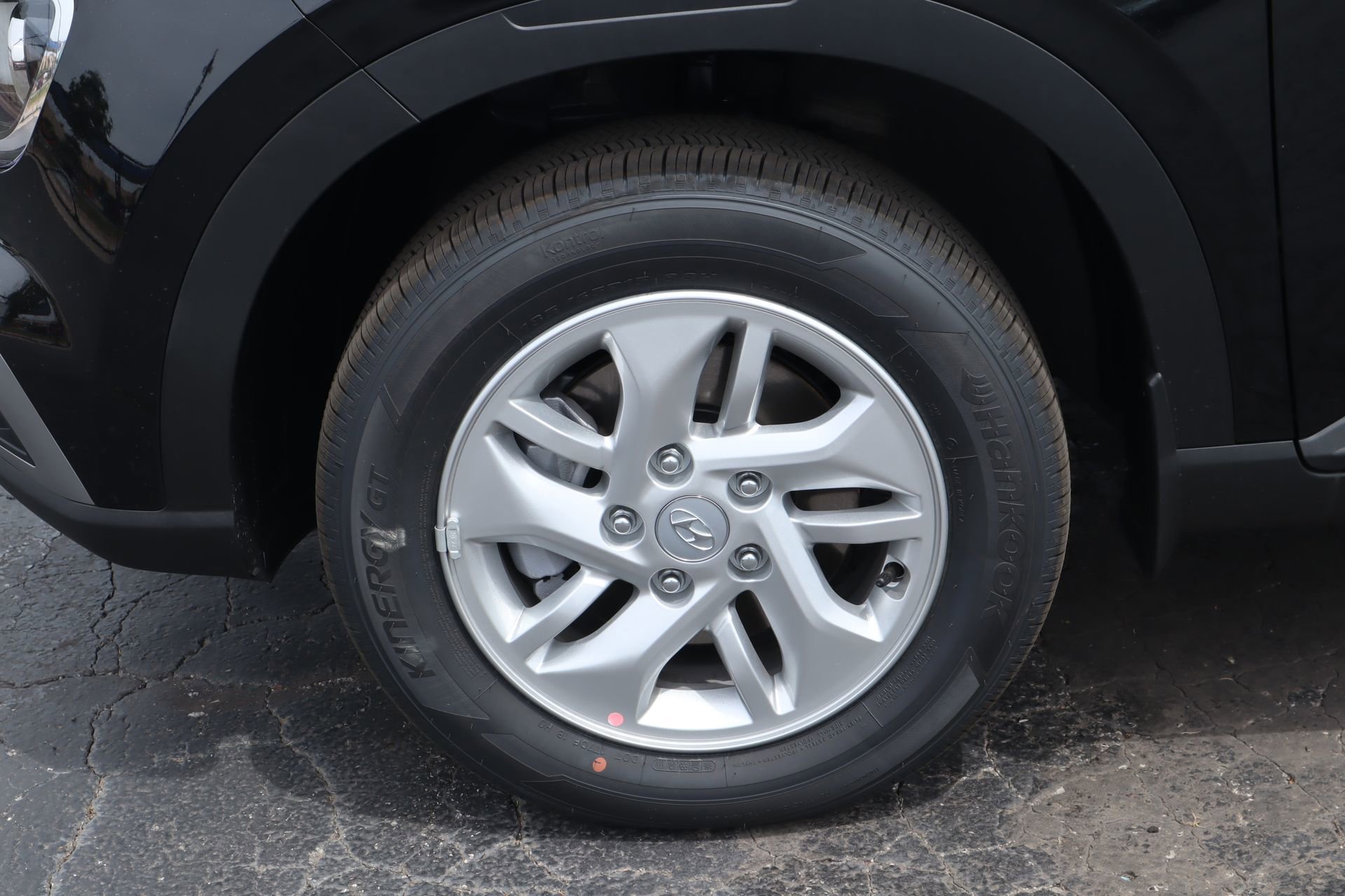 New 2026 Hyundai Venue SE FWD image 16
