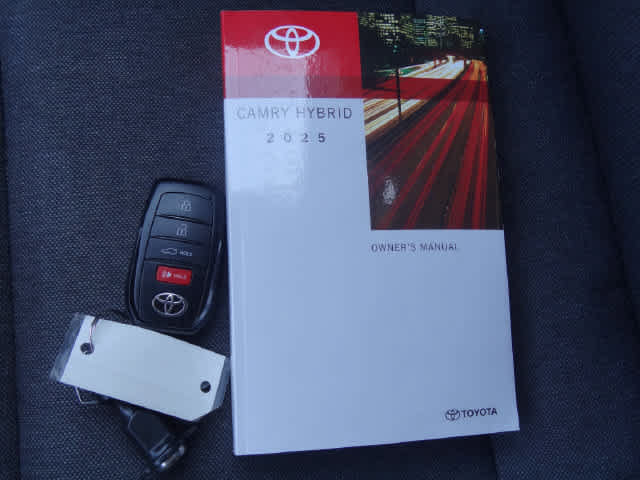 Used 2025 Toyota Camry LE FWD image 29