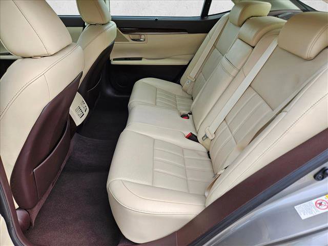 Used 2017 Lexus ES 350 w/ Ultra Luxury Package image 19