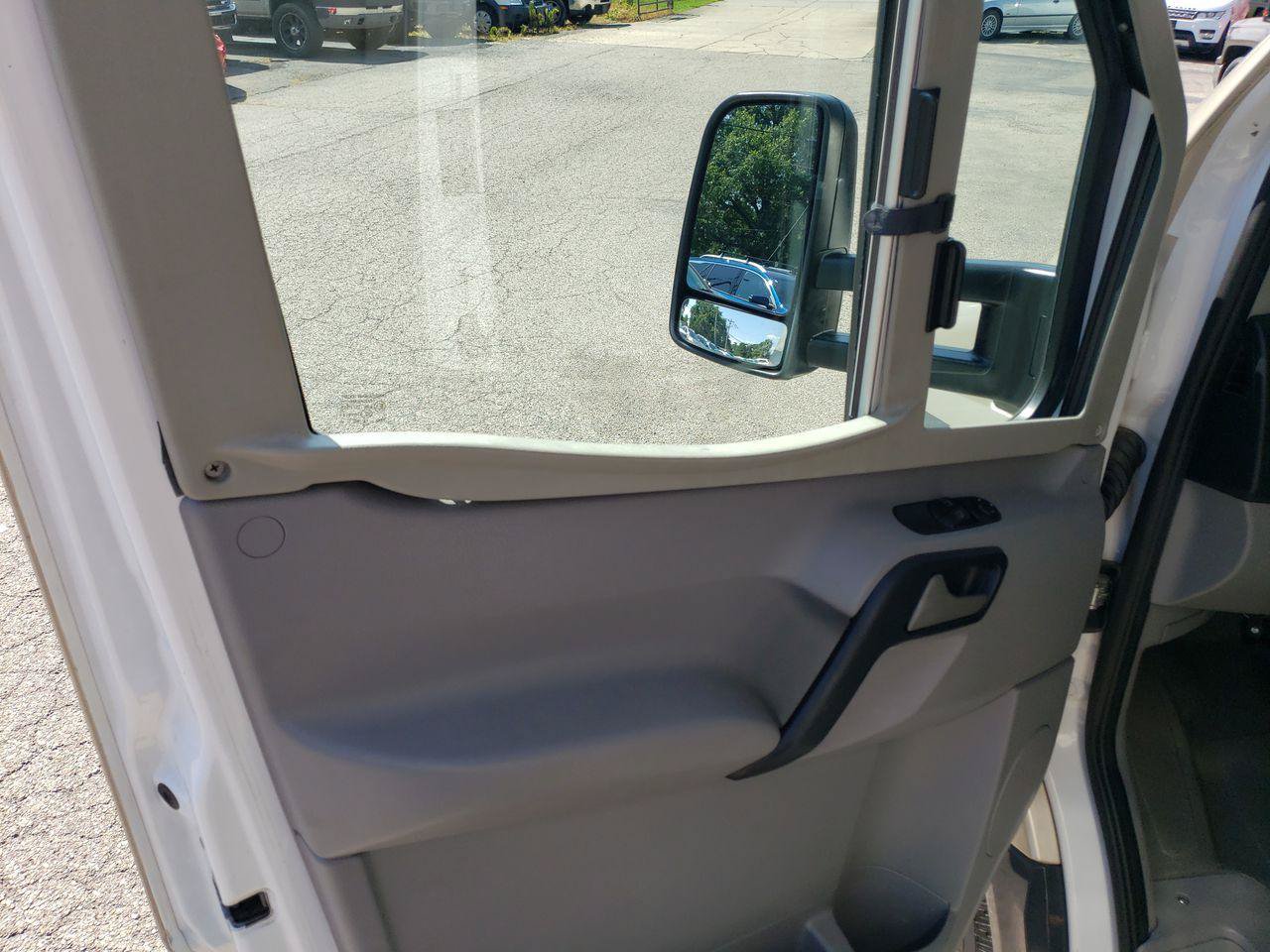 Used 2008 Freightliner Sprinter 3500 RWD image 5