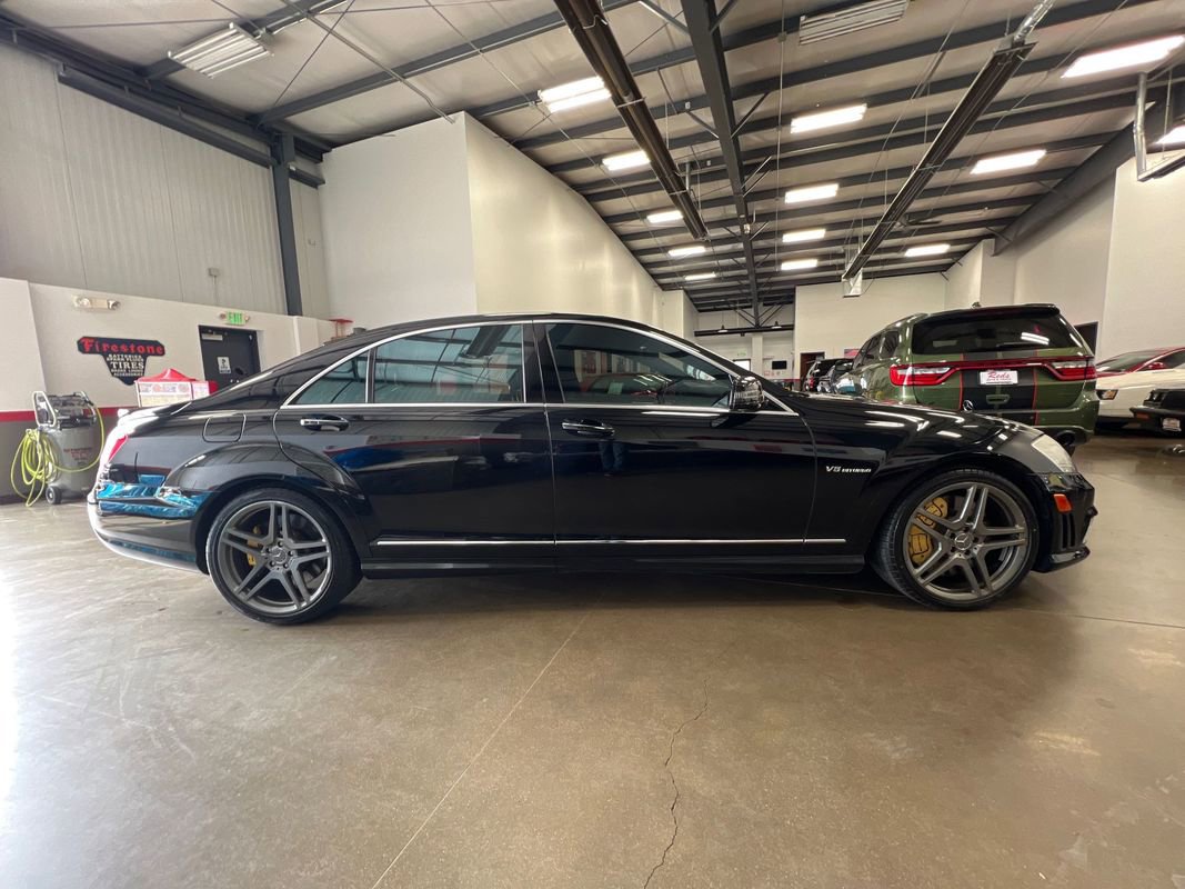 Used 2011 Mercedes-Benz S 63 AMG image 3