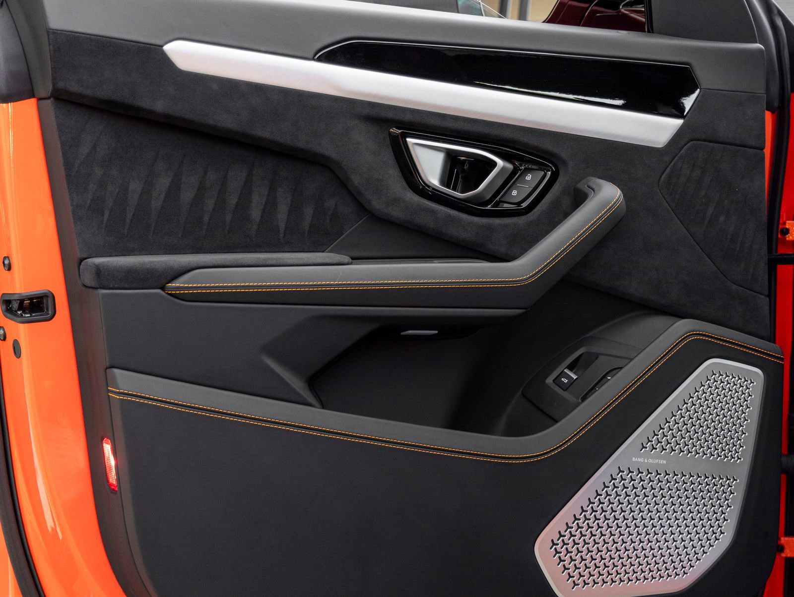 Used 2024 Lamborghini Urus S image 18