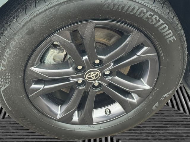 Used 2024 Toyota Sienna XSE w/ XSE Plus Package AWD/4WD image 9