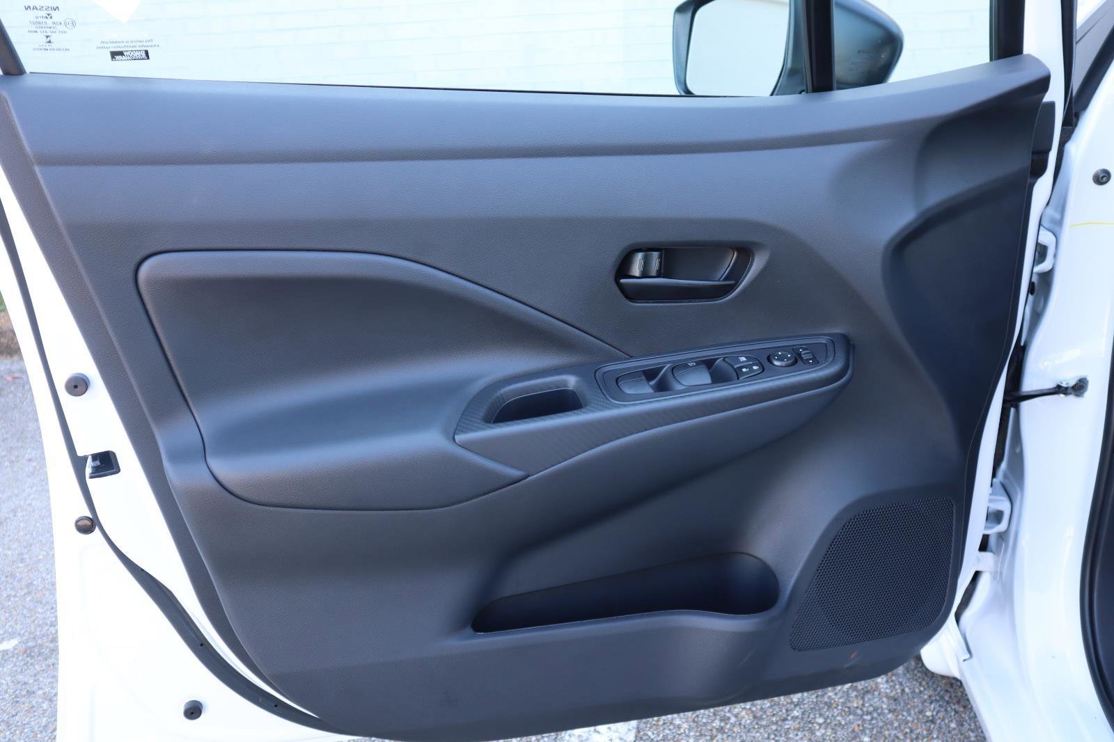 Used 2025 Nissan Versa S w/ Trunk Package image 17