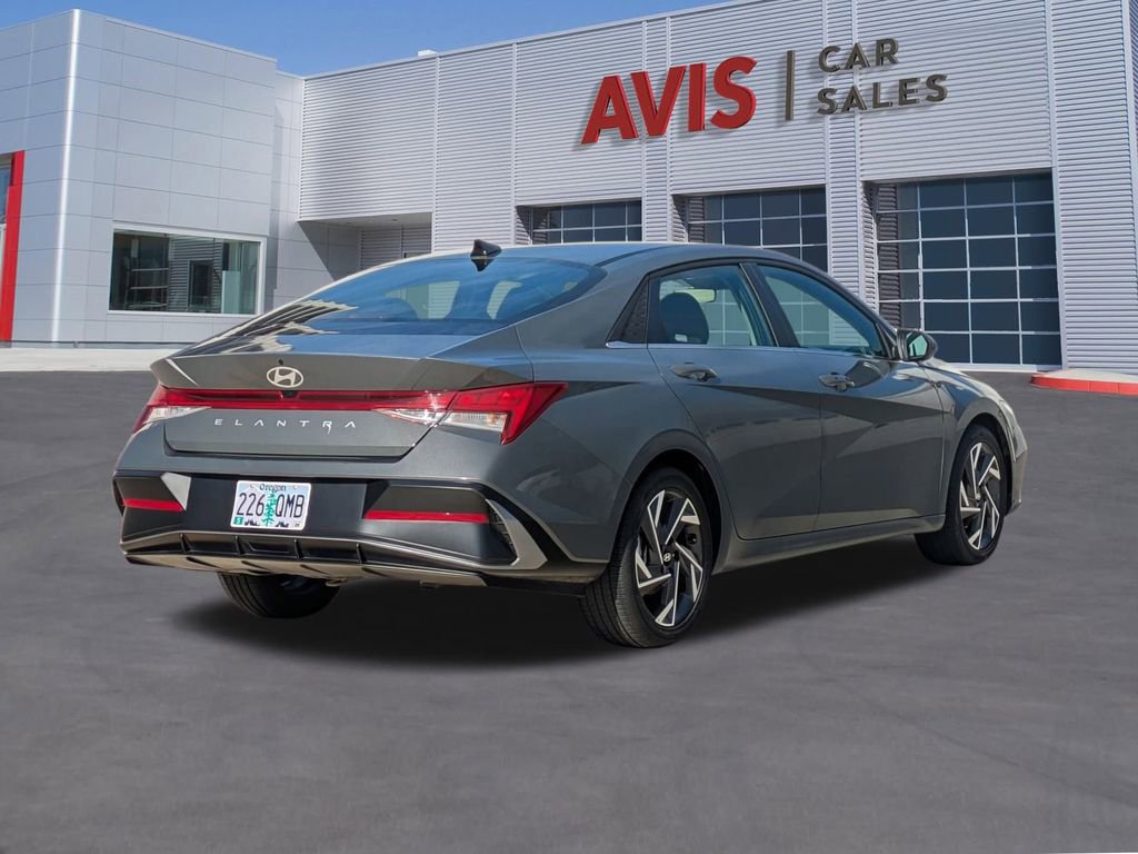 Used 2025 Hyundai Elantra SEL image 6