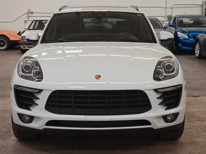 Used 2018 Porsche Macan Sport Edition AWD/4WD image 18