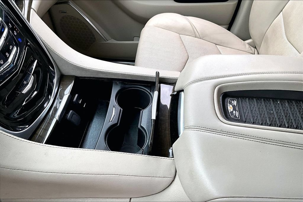 Used 2020 Cadillac Escalade Luxury AWD/4WD image 18