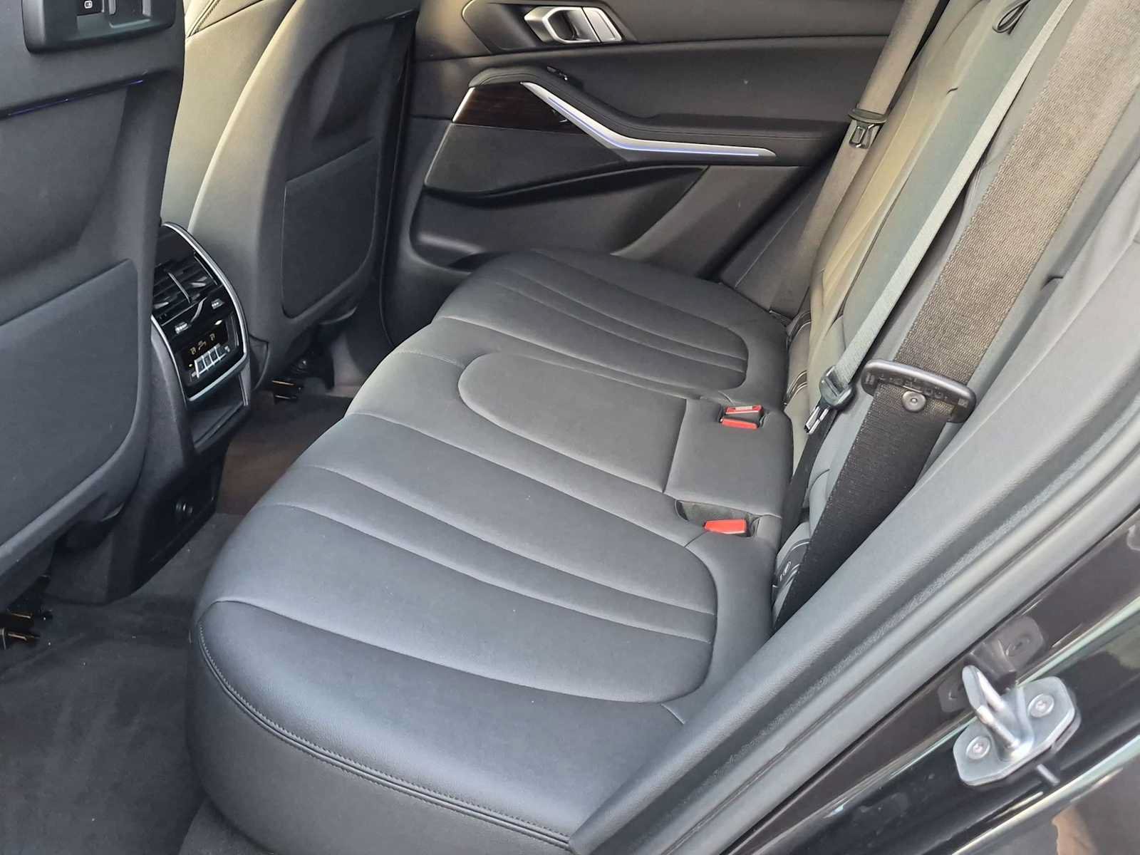 Used 2019 BMW X5 xDrive40i w/ Premium Package 2 AWD/4WD image 21