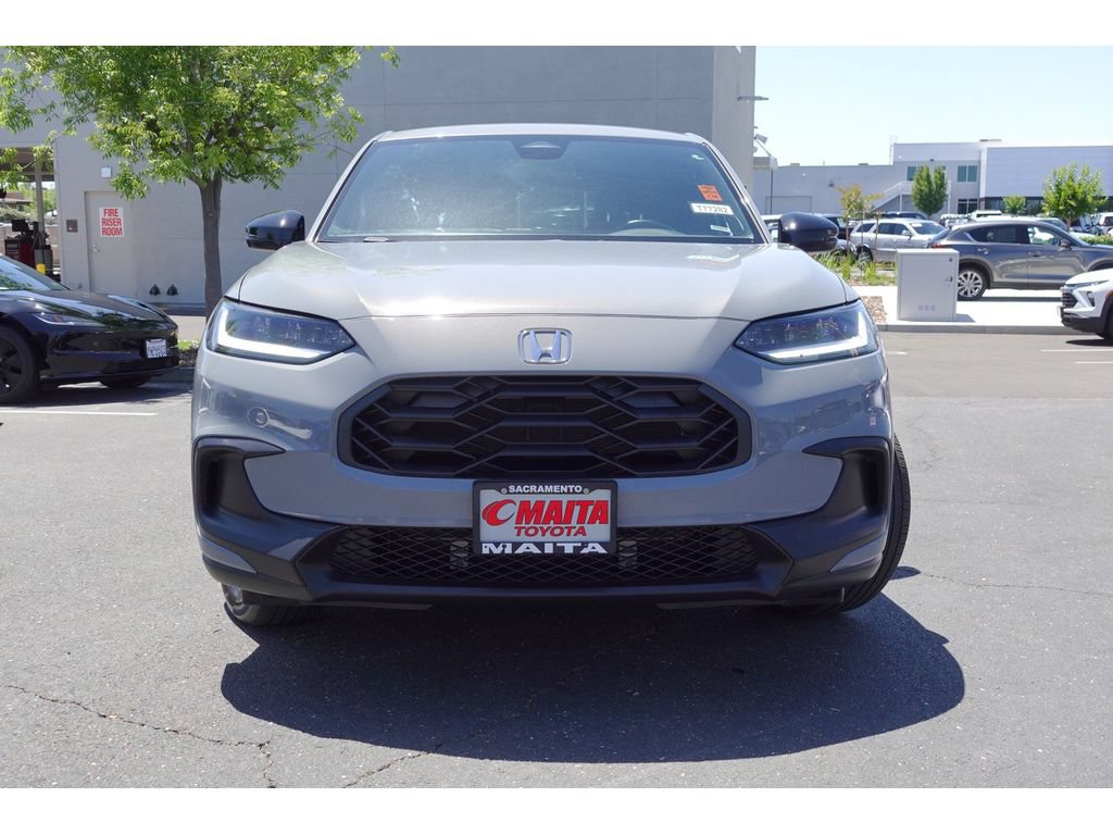 Used 2025 Honda HR-V Sport image 3