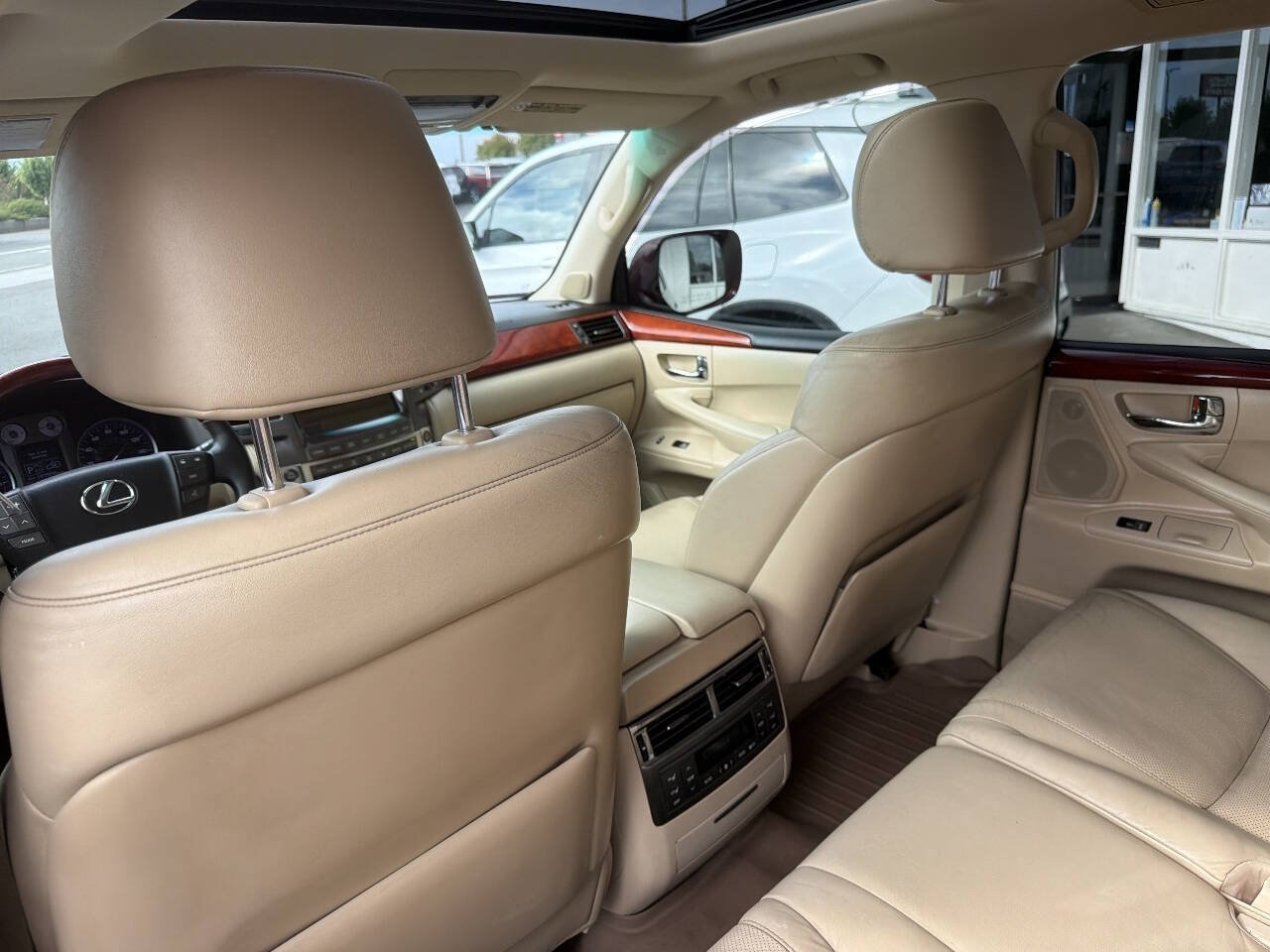 Used 2010 Lexus LX 570 4WD image 26