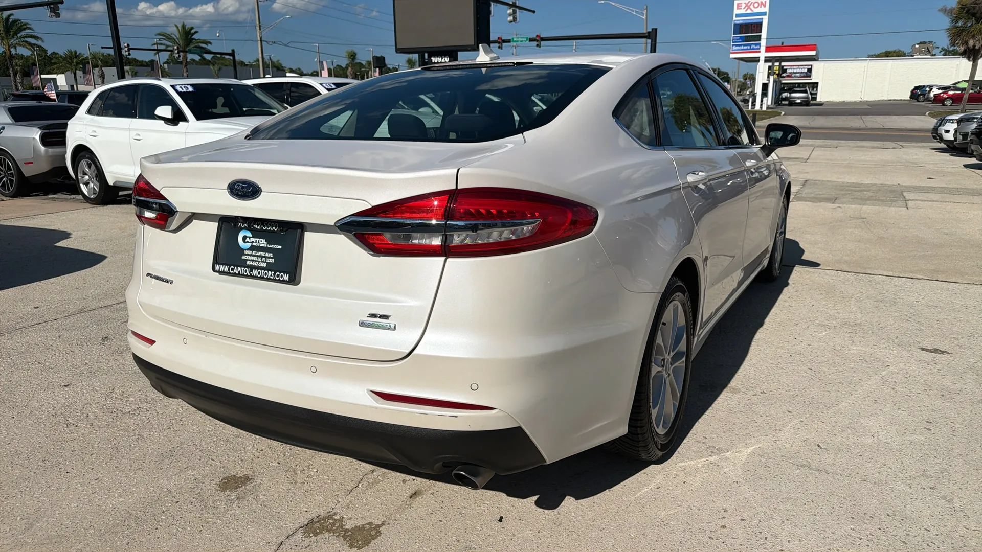Used 2020 Ford Fusion SE FWD image 5