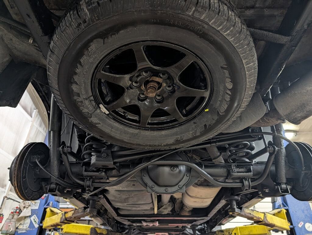 Used 2013 Chevrolet Avalanche LT w/ Suspension Package, Off-Road image 35