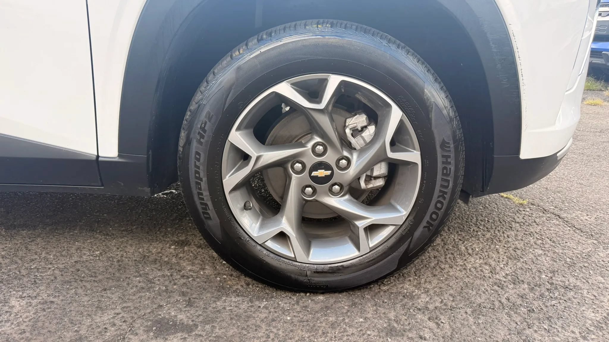 Used 2025 Chevrolet Trax LT FWD image 26