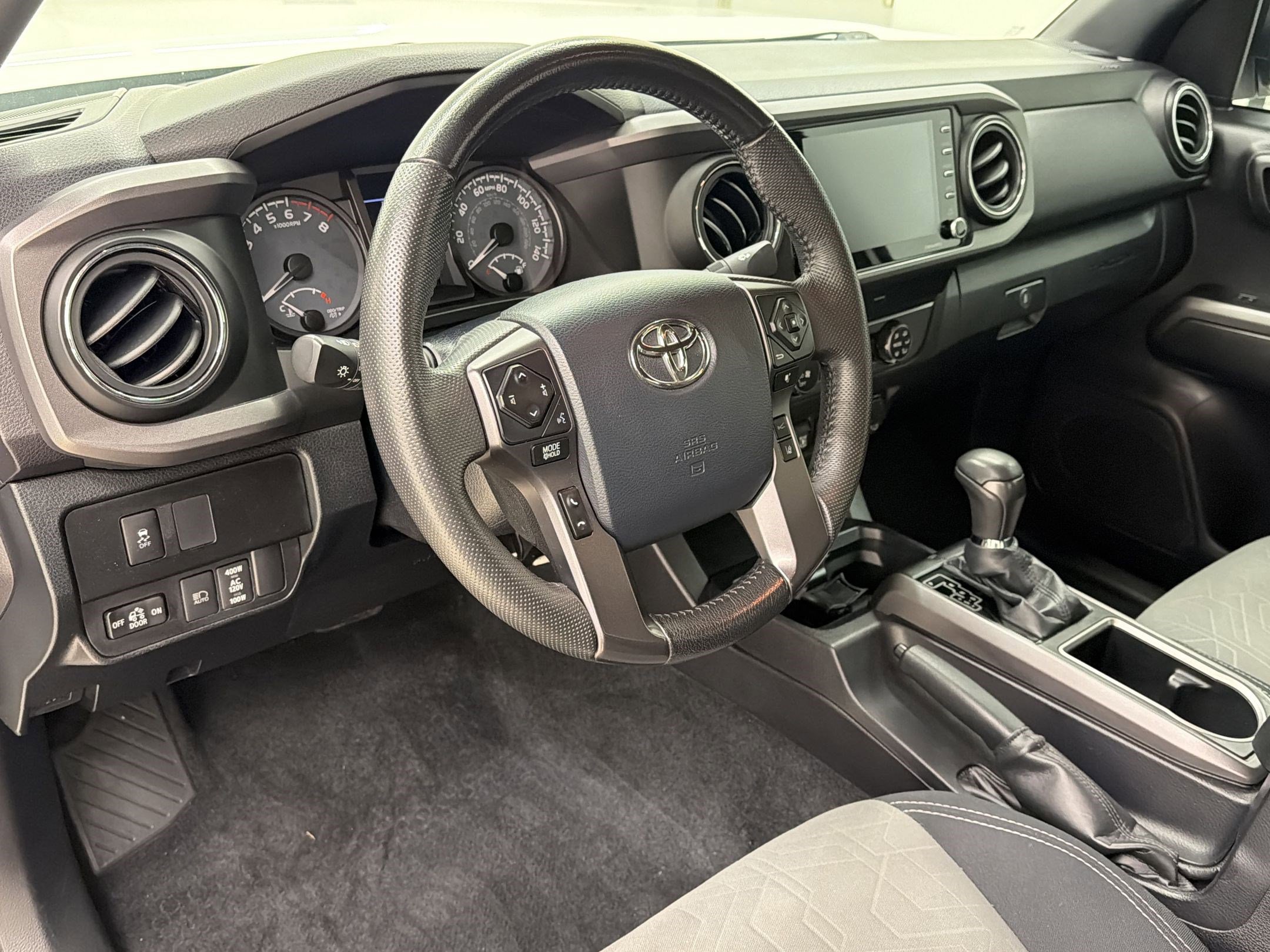 Used 2020 Toyota Tacoma TRD Off-Road w/ Technology Package AWD/4WD image 4
