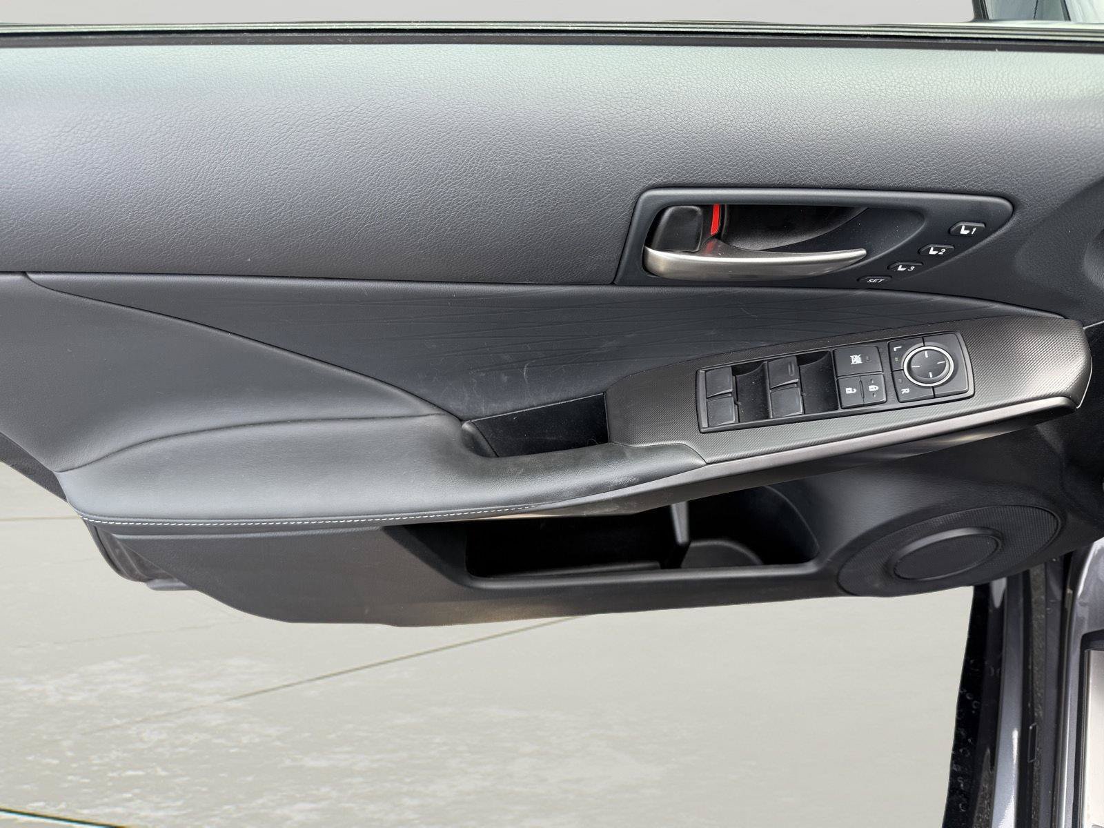 Certified 2022 Lexus IS 500 w/ Accessory Package 2 RWD image 8
