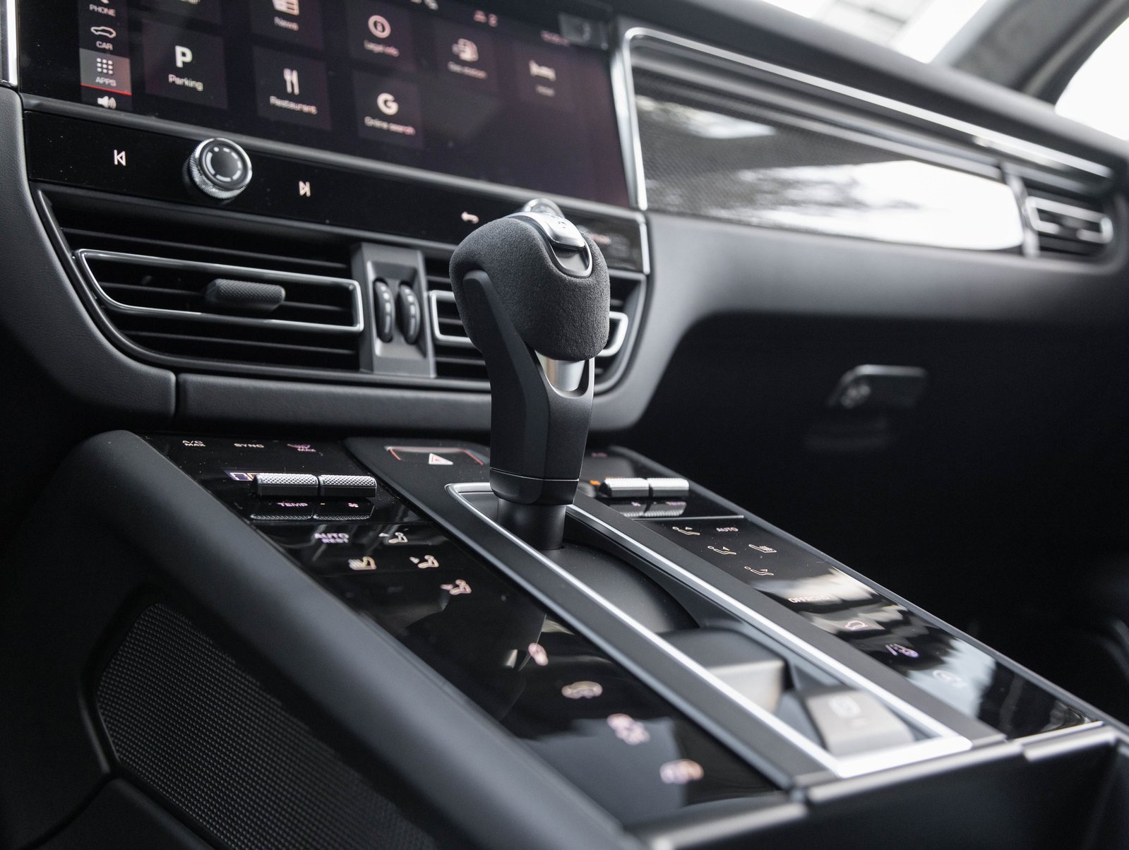 New 2026 Porsche Macan GTS image 27