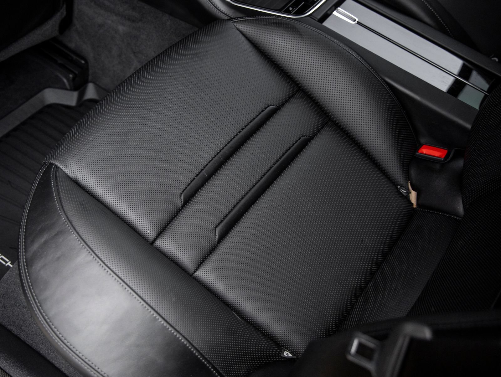 Certified 2023 Porsche Panamera 4S AWD/4WD image 34