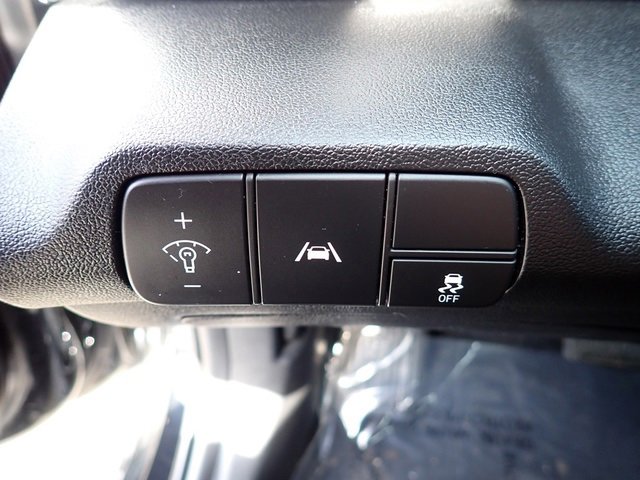 Used 2023 Hyundai Elantra SEL image 21