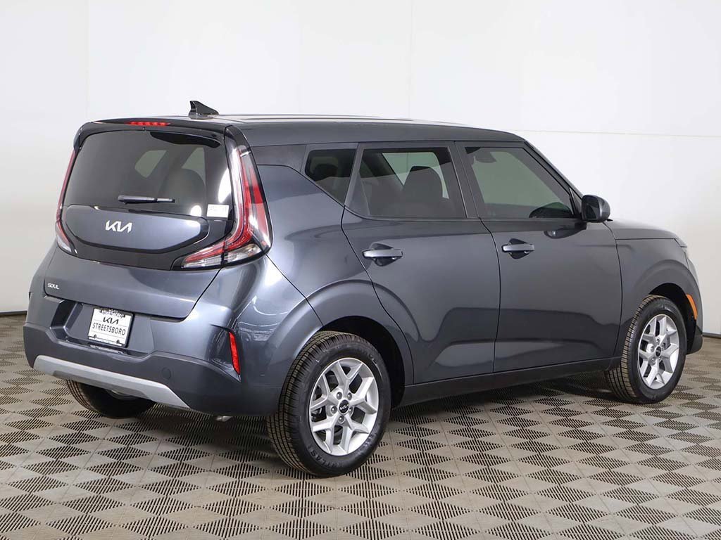 Used 2025 Kia Soul LX w/ LX Technology Package image 9