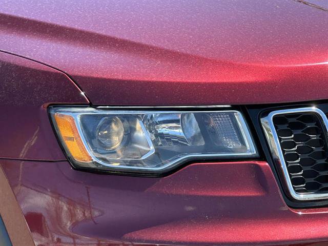 Used 2017 Jeep Grand Cherokee Limited AWD/4WD image 8