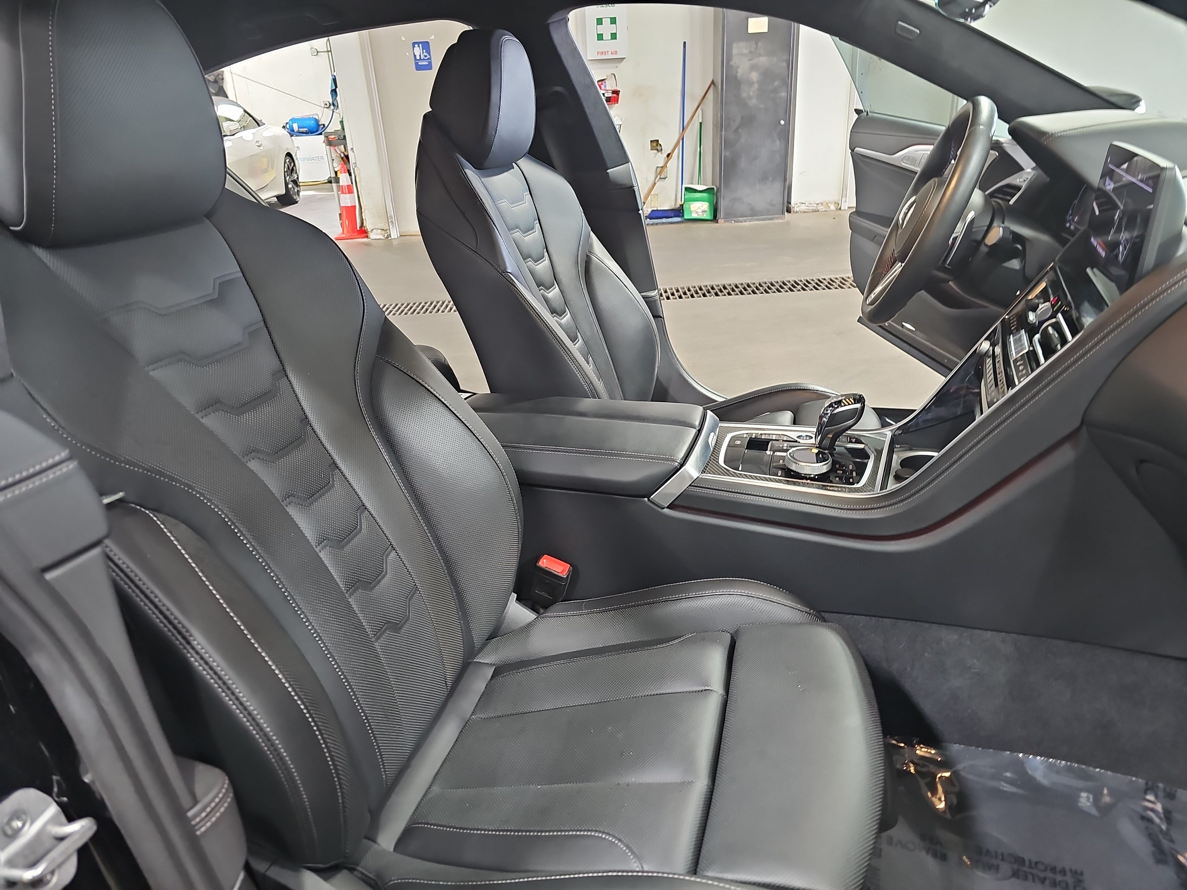 Certified 2026 BMW M850i xDrive w/ M Carbon Exterior Package AWD/4WD image 11