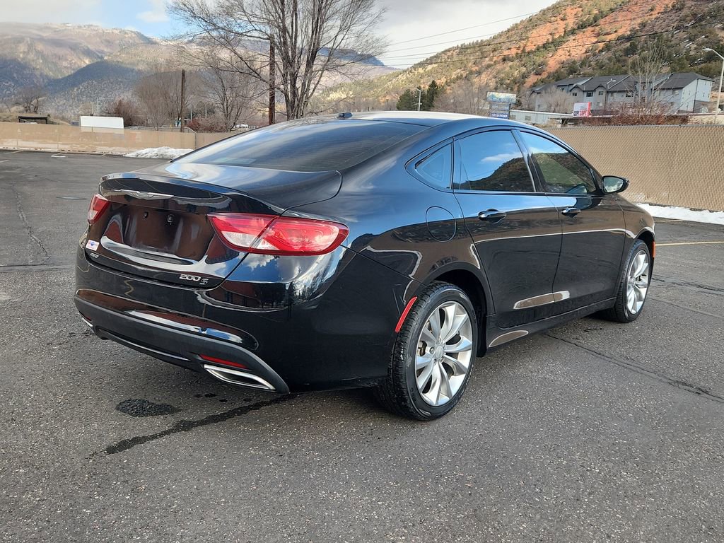 Used 2015 Chrysler 200 S image 3