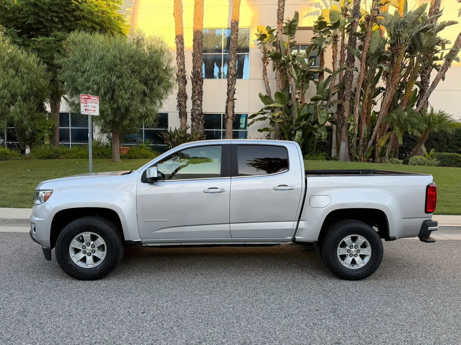 Used 2018 Chevrolet Colorado W/T w/ WT Convenience Package RWD image 11