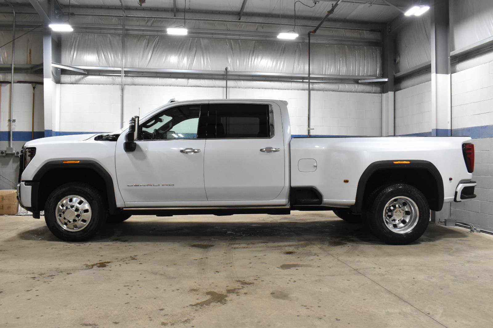 Used 2026 GMC Sierra 3500 Denali Ultimate AWD/4WD image 27