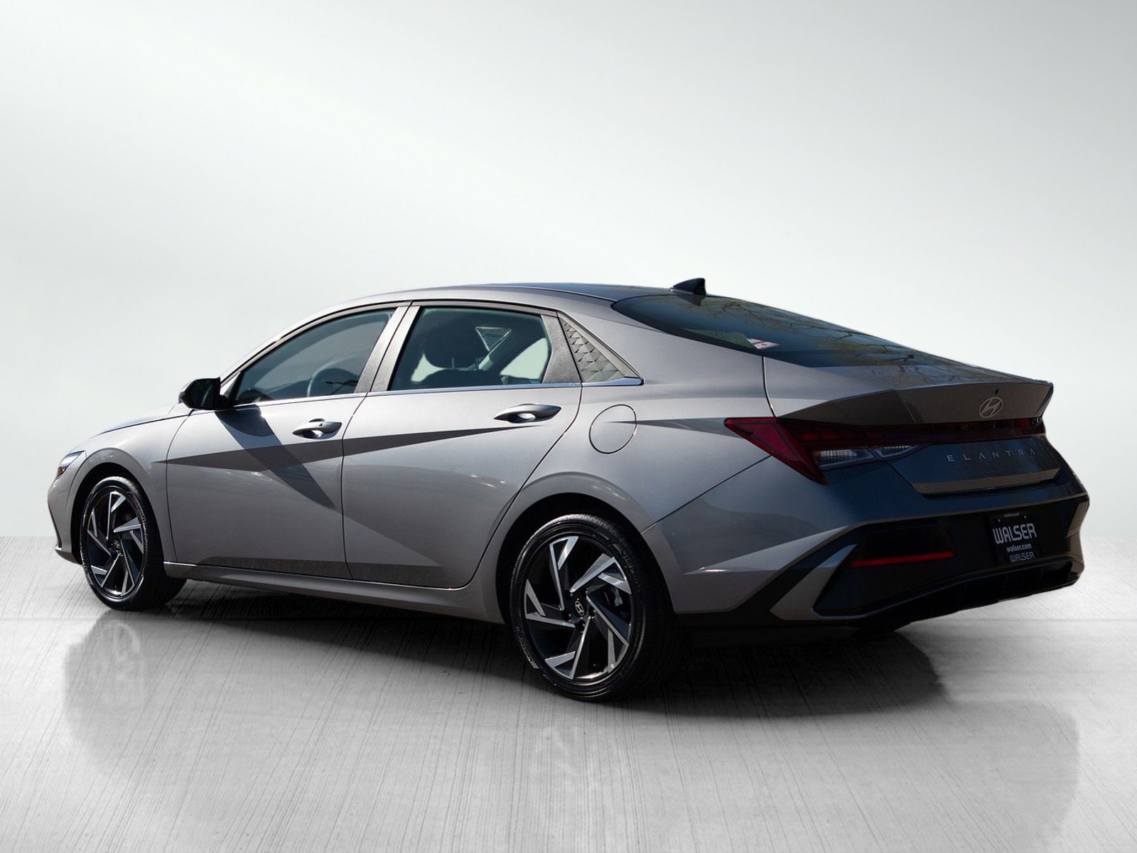 Used 2025 Hyundai Elantra SEL FWD image 3