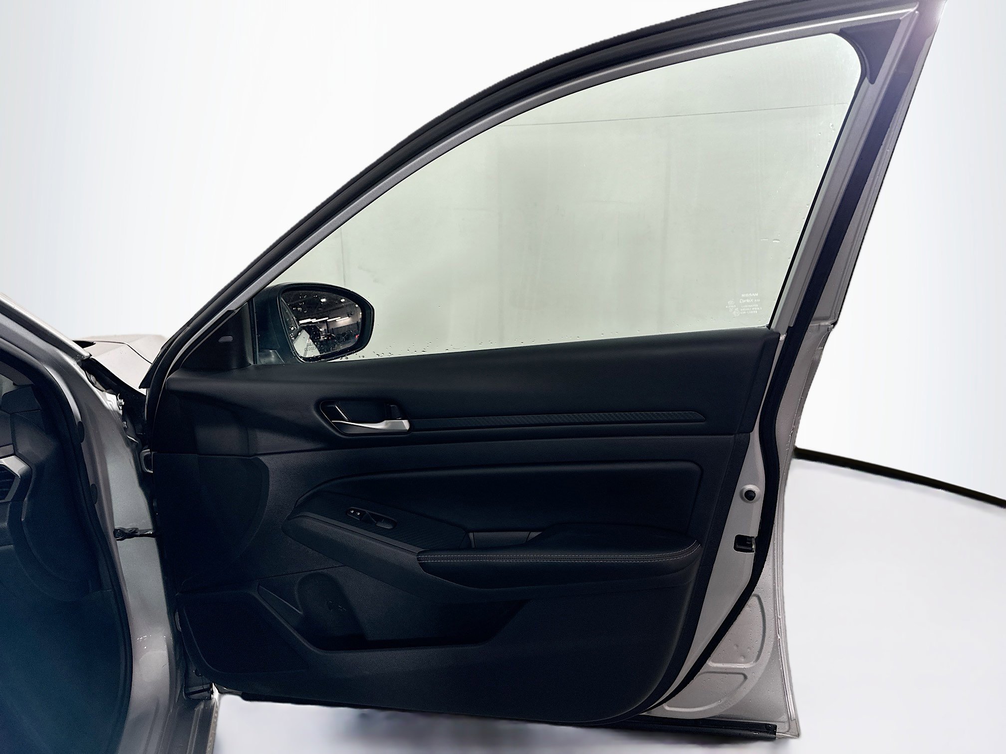 Used 2024 Nissan Altima 2.5 SV image 29