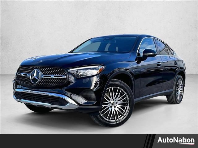 Used 2025 Mercedes-Benz GLC 300 4MATIC image 1