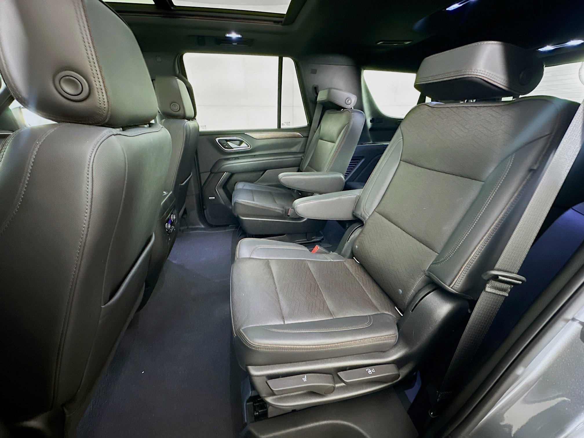 Used 2022 Chevrolet Tahoe High Country AWD/4WD image 28