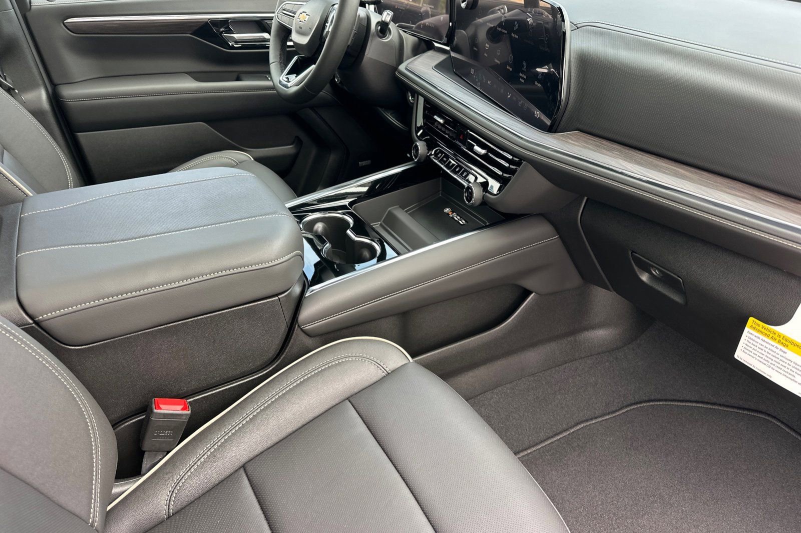 New 2025 Chevrolet Suburban Premier image 18