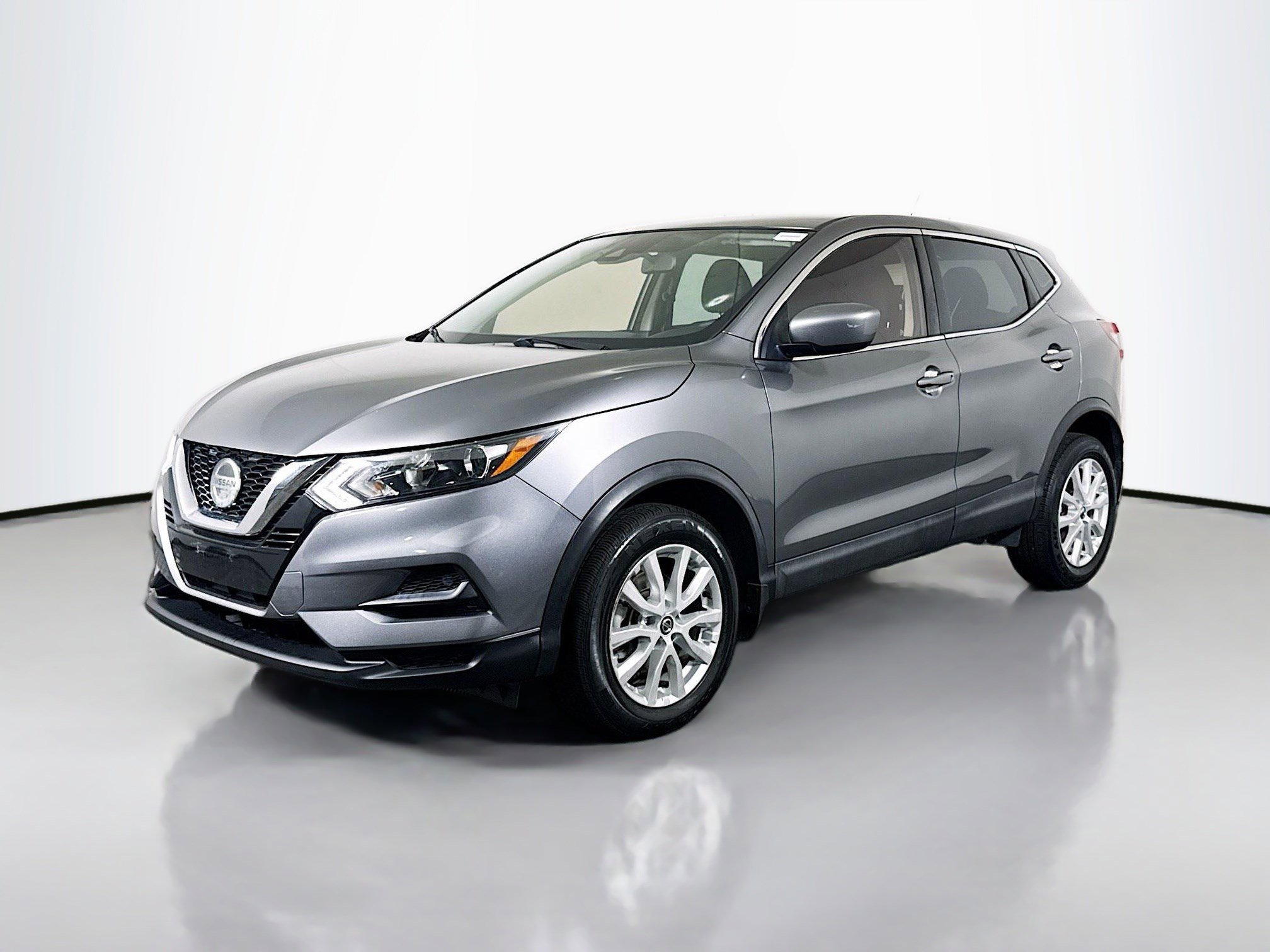 Used 2020 Nissan Rogue Sport S w/ Appearance Package FWD image 4