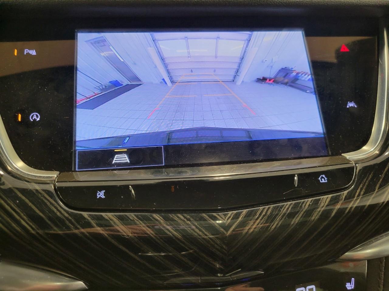 Used 2025 Cadillac XT6 Premium Luxury image 15