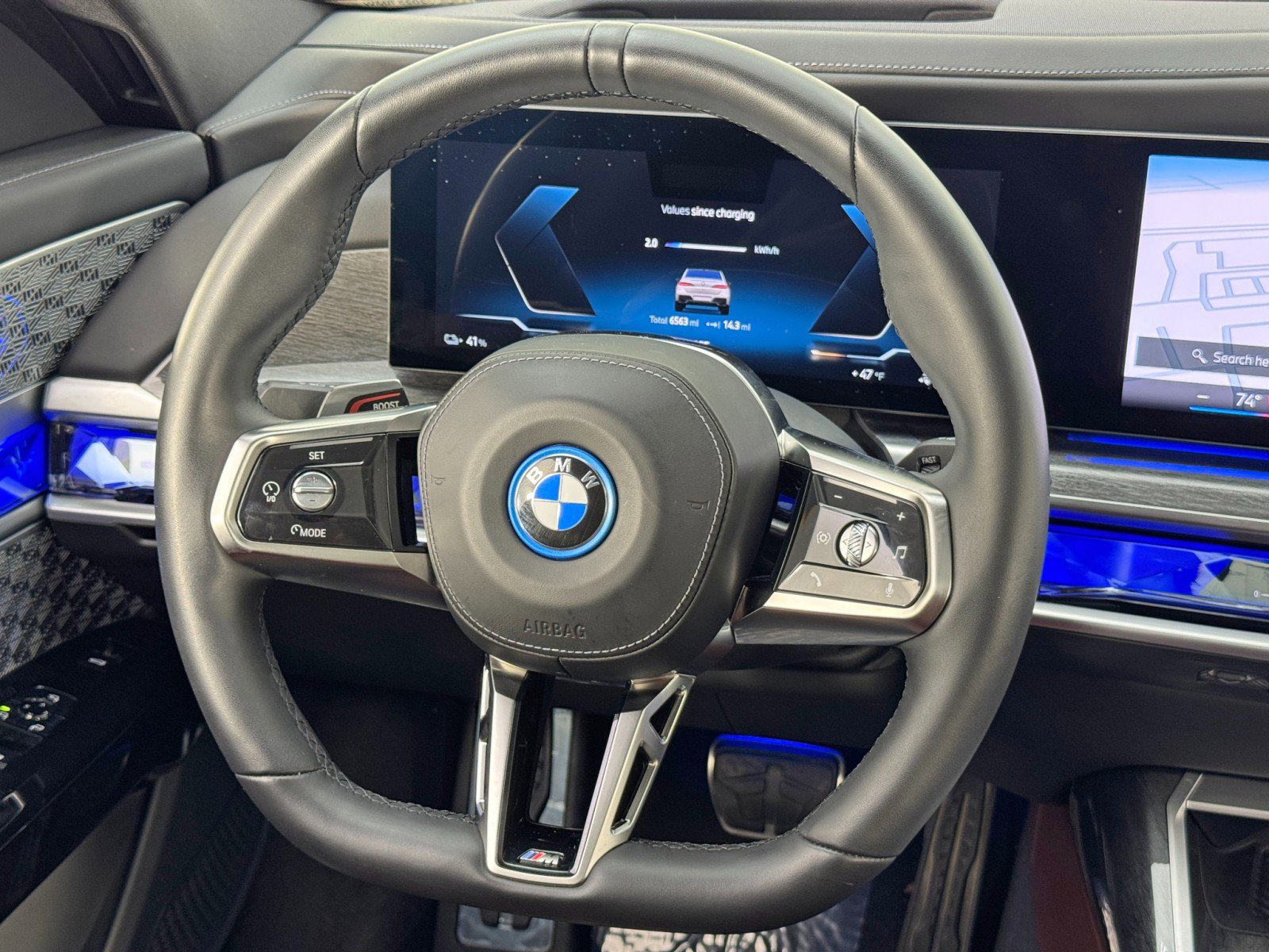 Used 2023 BMW i7 xDrive60 w/ Executive Package 2 AWD/4WD image 21