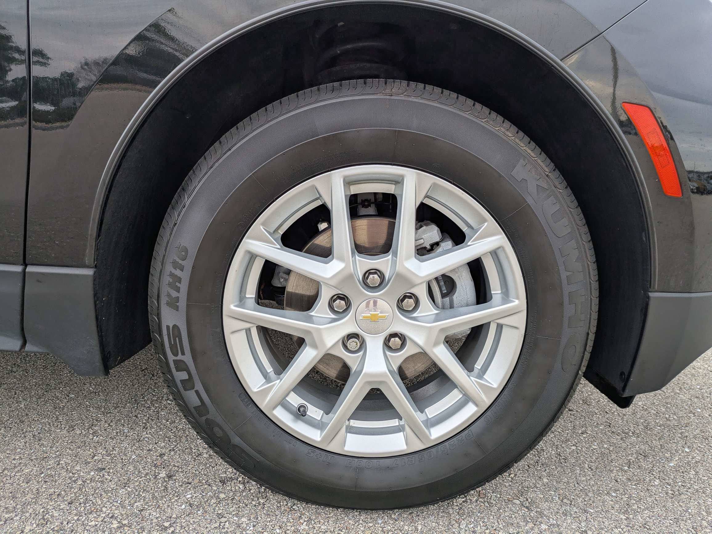 Used 2022 Chevrolet Equinox LS w/ LPO, Floor Liner Package FWD image 11