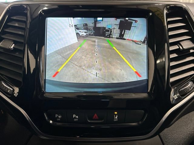 Used 2021 Jeep Cherokee Limited w/ Elite Package AWD/4WD image 32