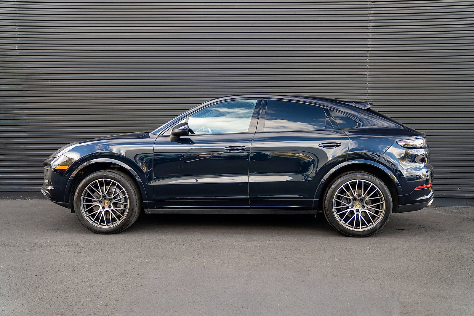 Certified 2022 Porsche Cayenne Coupe image 2