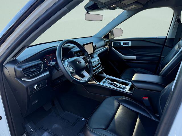 Used 2022 Ford Explorer XLT w/ Equipment Group 202A AWD/4WD image 4