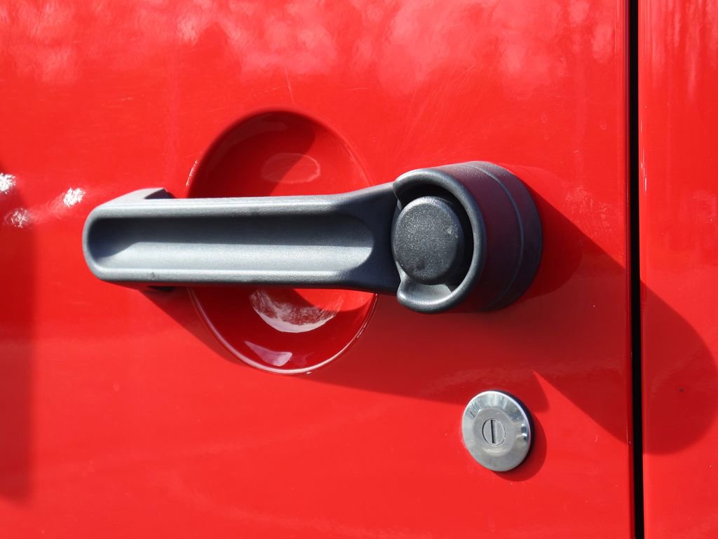 Used 2013 Jeep Wrangler Unlimited Sahara w/ Connectivity Group image 24