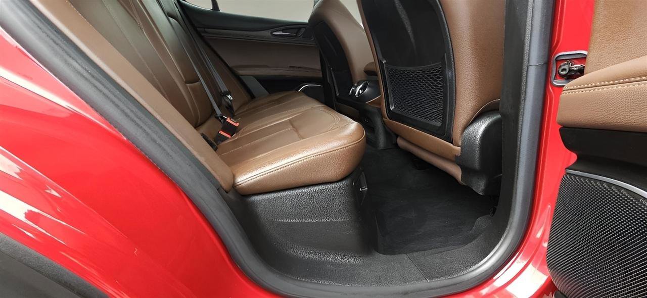 Used 2018 Alfa Romeo Stelvio Ti AWD/4WD image 38