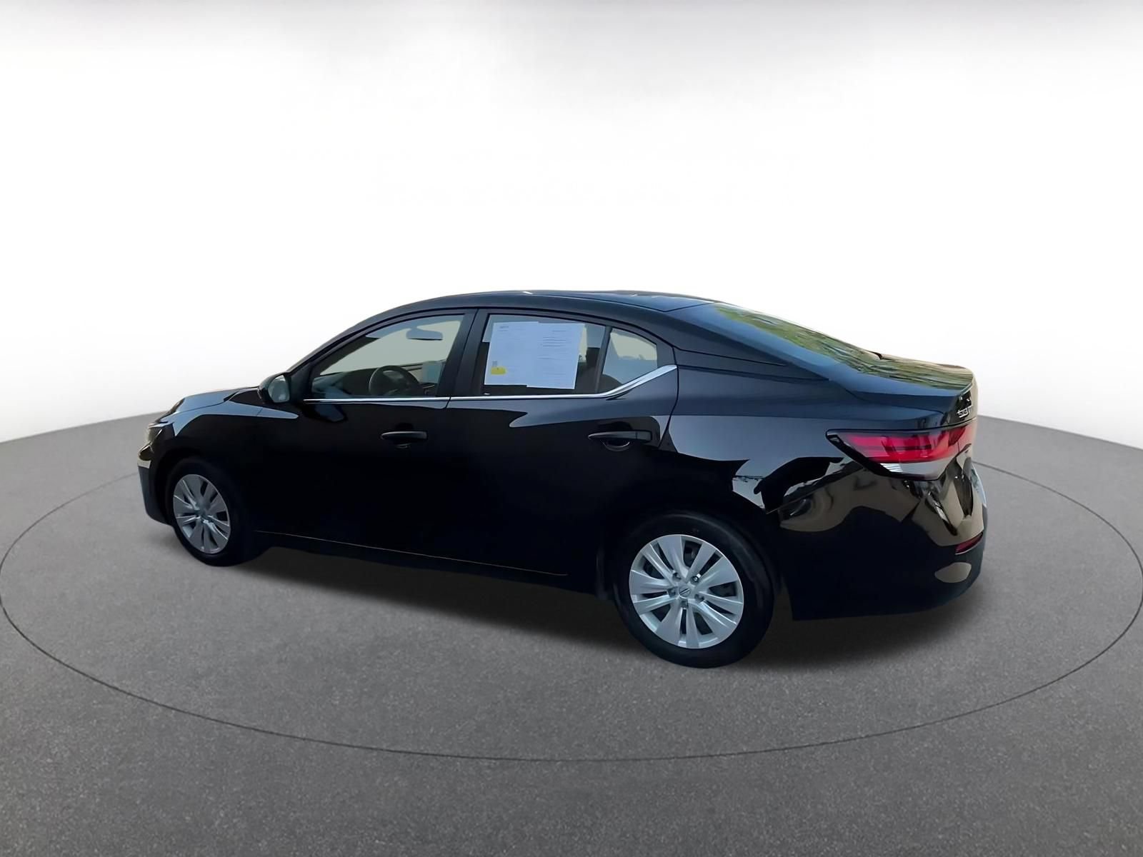 Used 2025 Nissan Sentra S FWD image 9