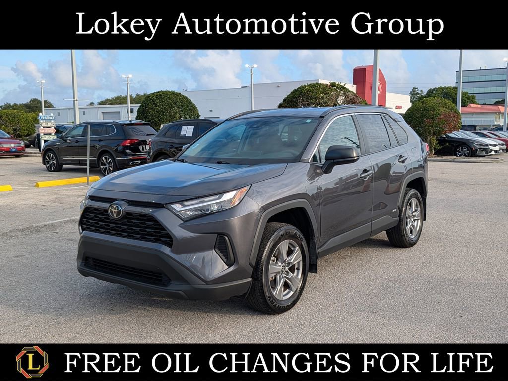 Used 2025 Toyota RAV4 LE AWD/4WD image 1