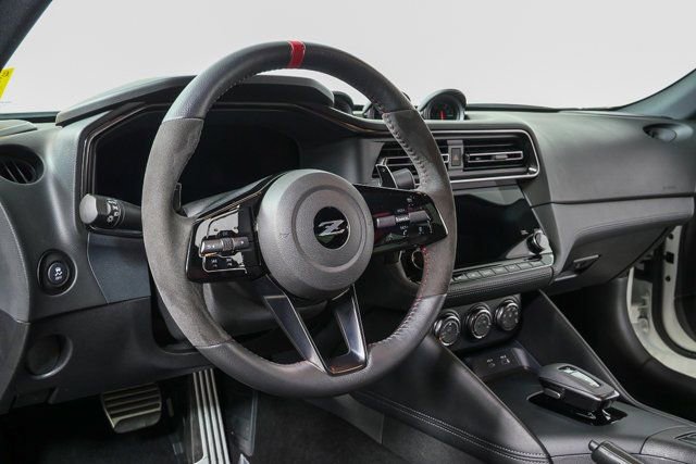 Used 2025 Nissan Z NISMO w/ Floor Mat Package image 4