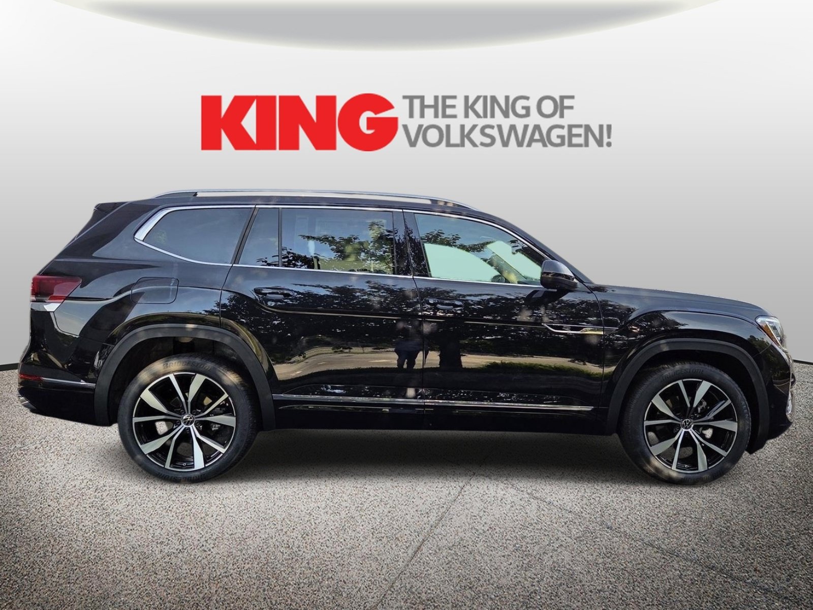 New 2026 Volkswagen Atlas SEL Premium R-Line AWD/4WD image 2