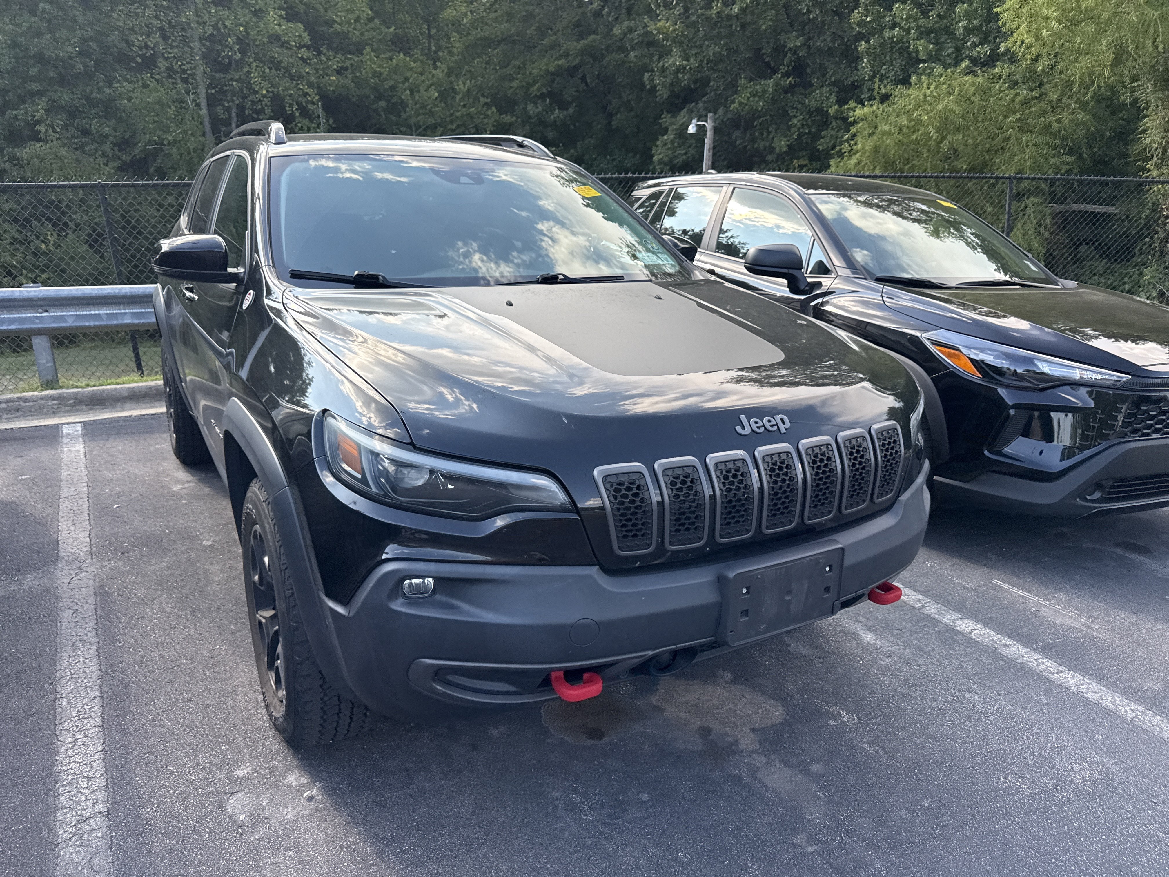 Used 2022 Jeep Cherokee Trailhawk w/ Premium Leather Package AWD/4WD image 3
