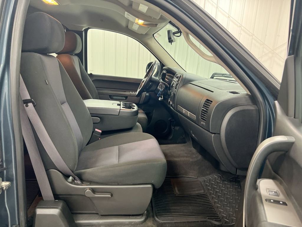 Used 2011 Chevrolet Silverado 1500 LT w/ All-Star Edition AWD/4WD image 20