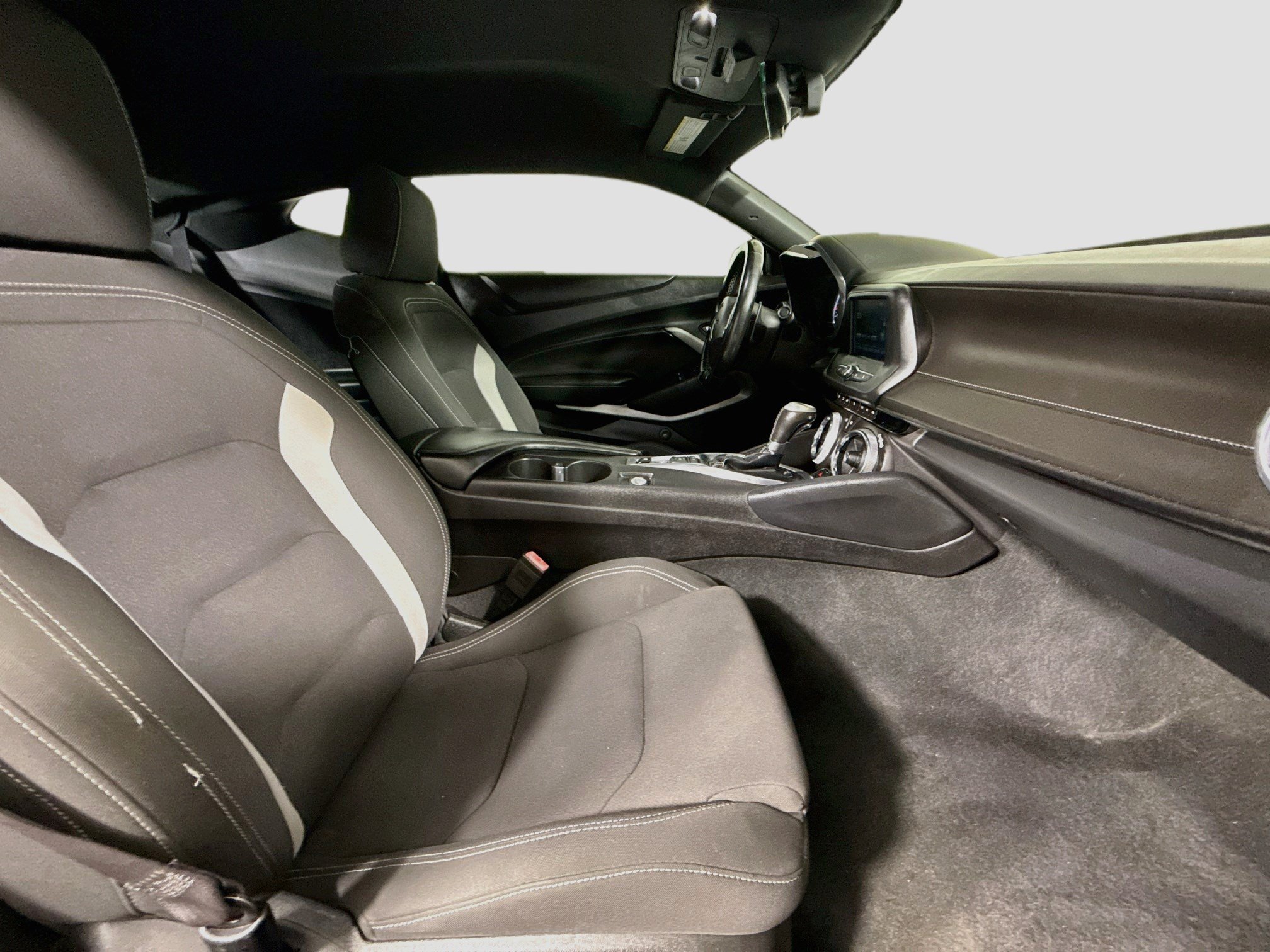 Used 2017 Chevrolet Camaro LT RWD image 27